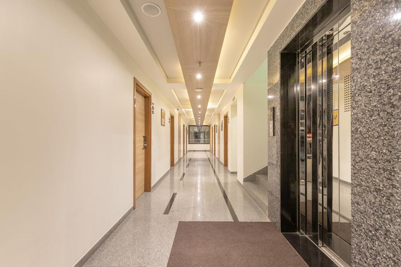 Hotel Silvera Grand Ahmedabad Bagian luar foto