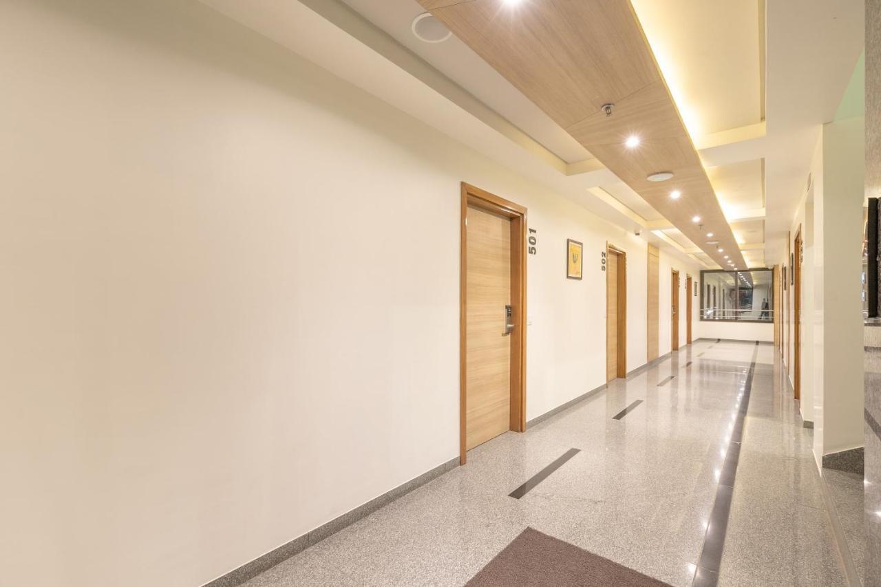 Hotel Silvera Grand Ahmedabad Bagian luar foto